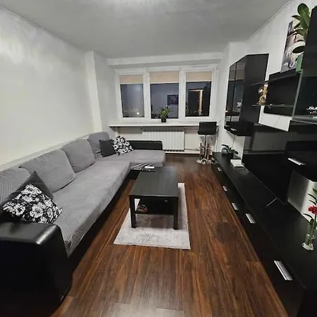 1-bedroom On The 5th Floor, 8-min Trainride From Old Town Apartment *