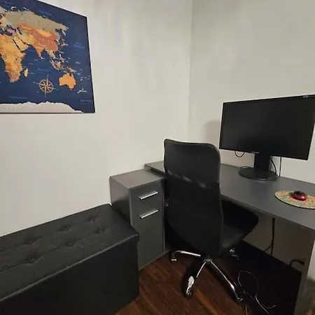 Korter 1-bedroom On The 5th Floor, 8-min Trainride From Old Town